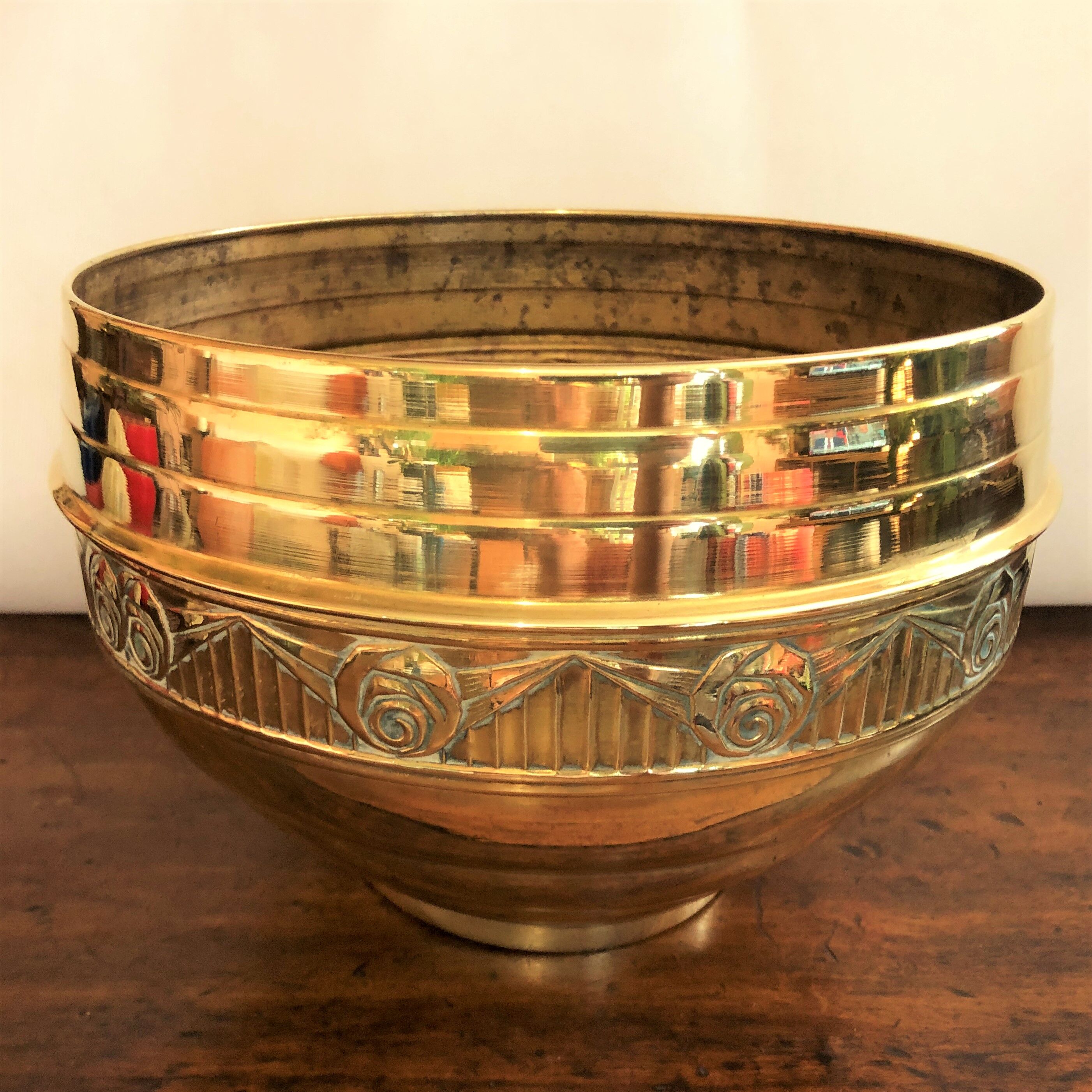Large pot cover golden brass repelled