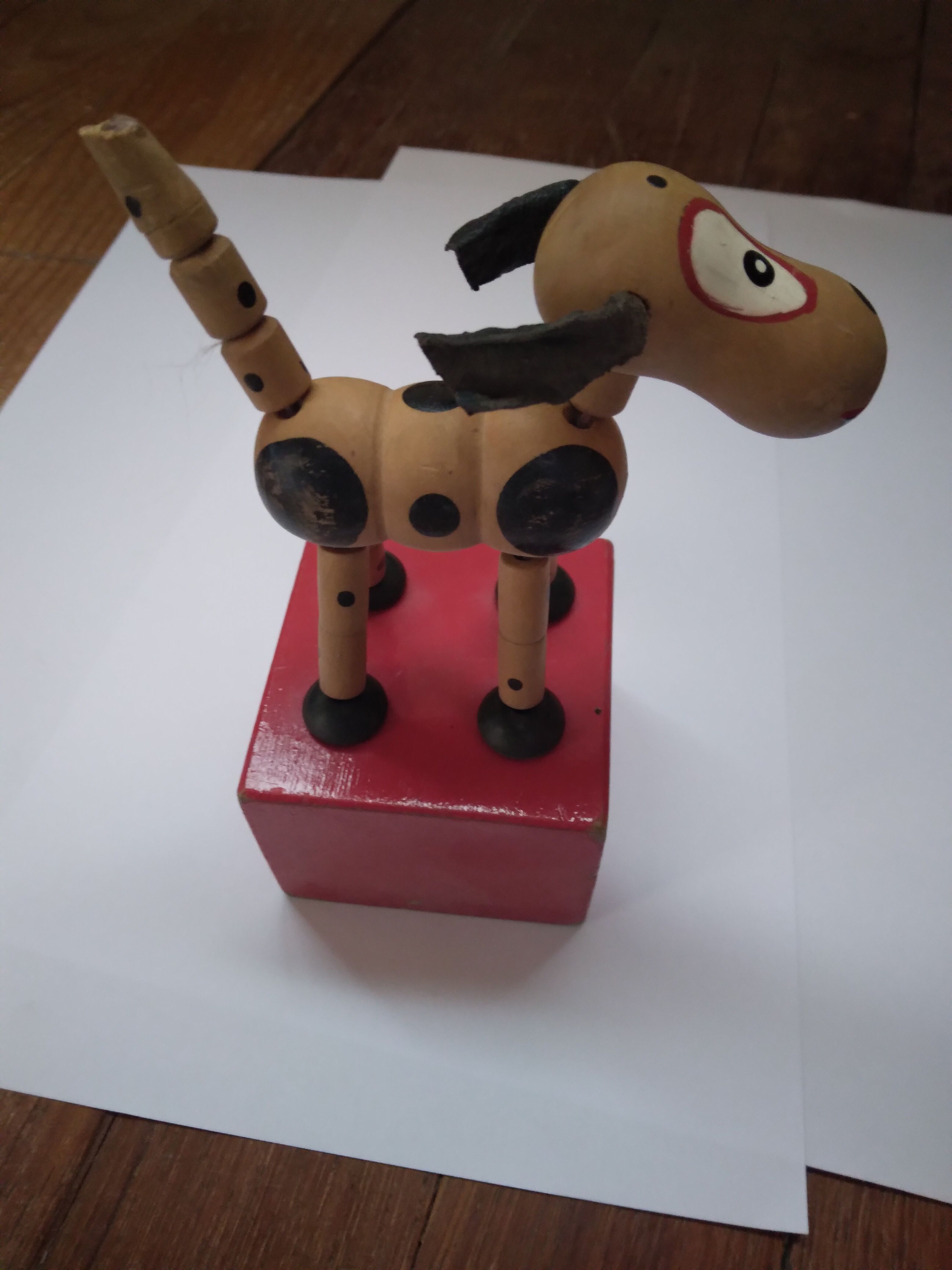 Chien Wakouwa en bois