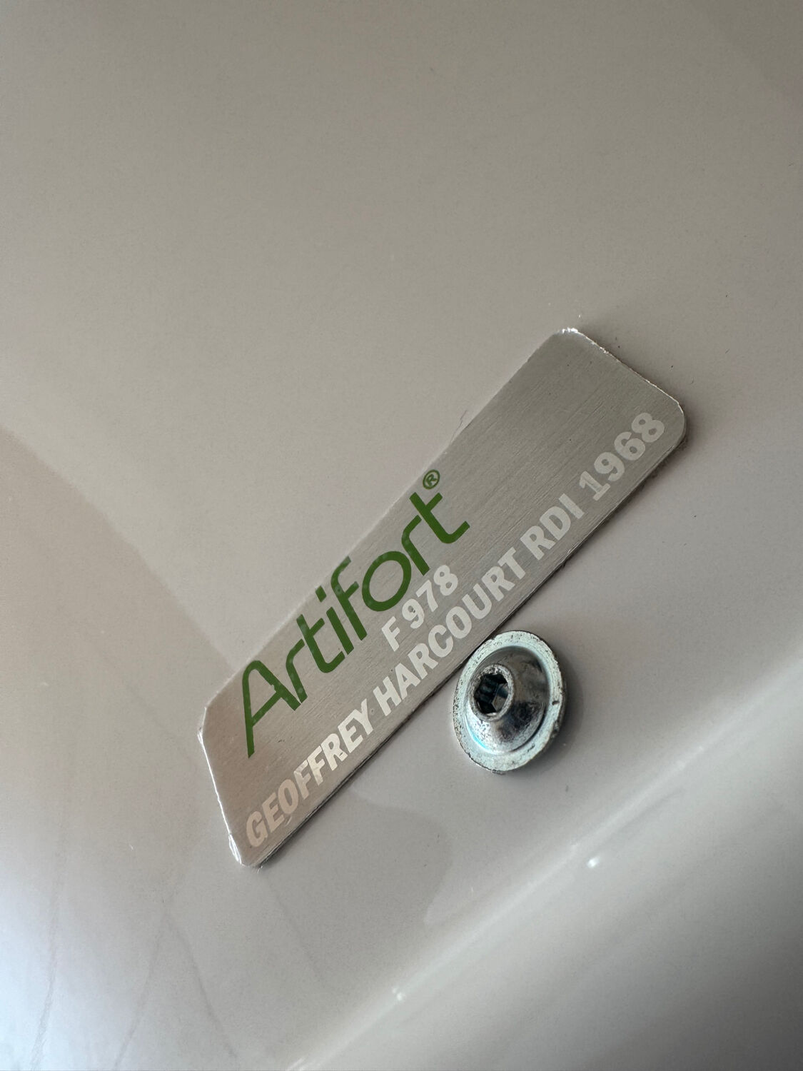 Artifort F978 Armchair – Geoffrey Harcourt – black leather