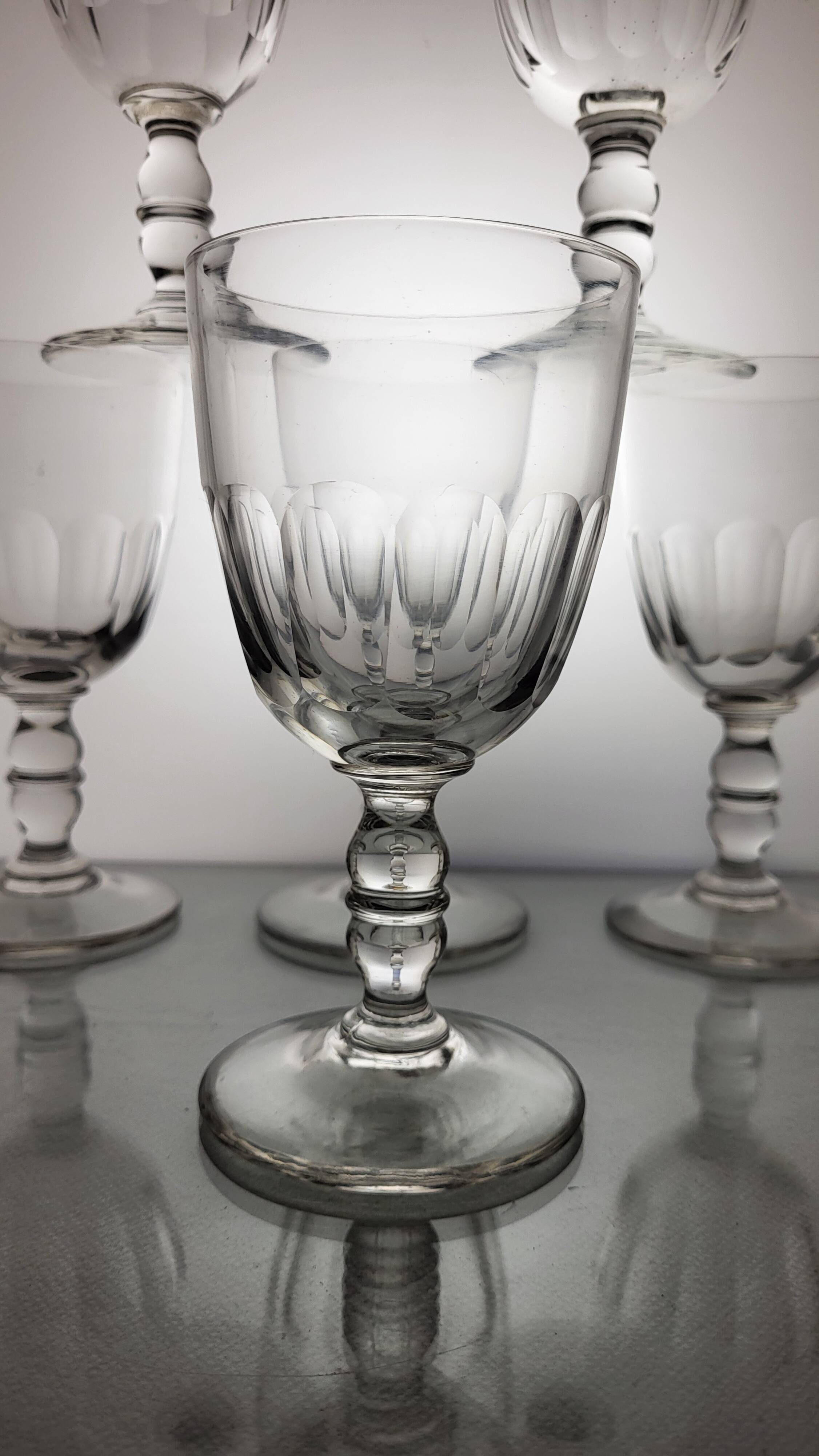 6 water/wine glasses Gondola model 19th century Gondola shape Flat ribs