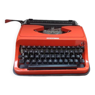 Underwood130 typewriter, red, year 1970