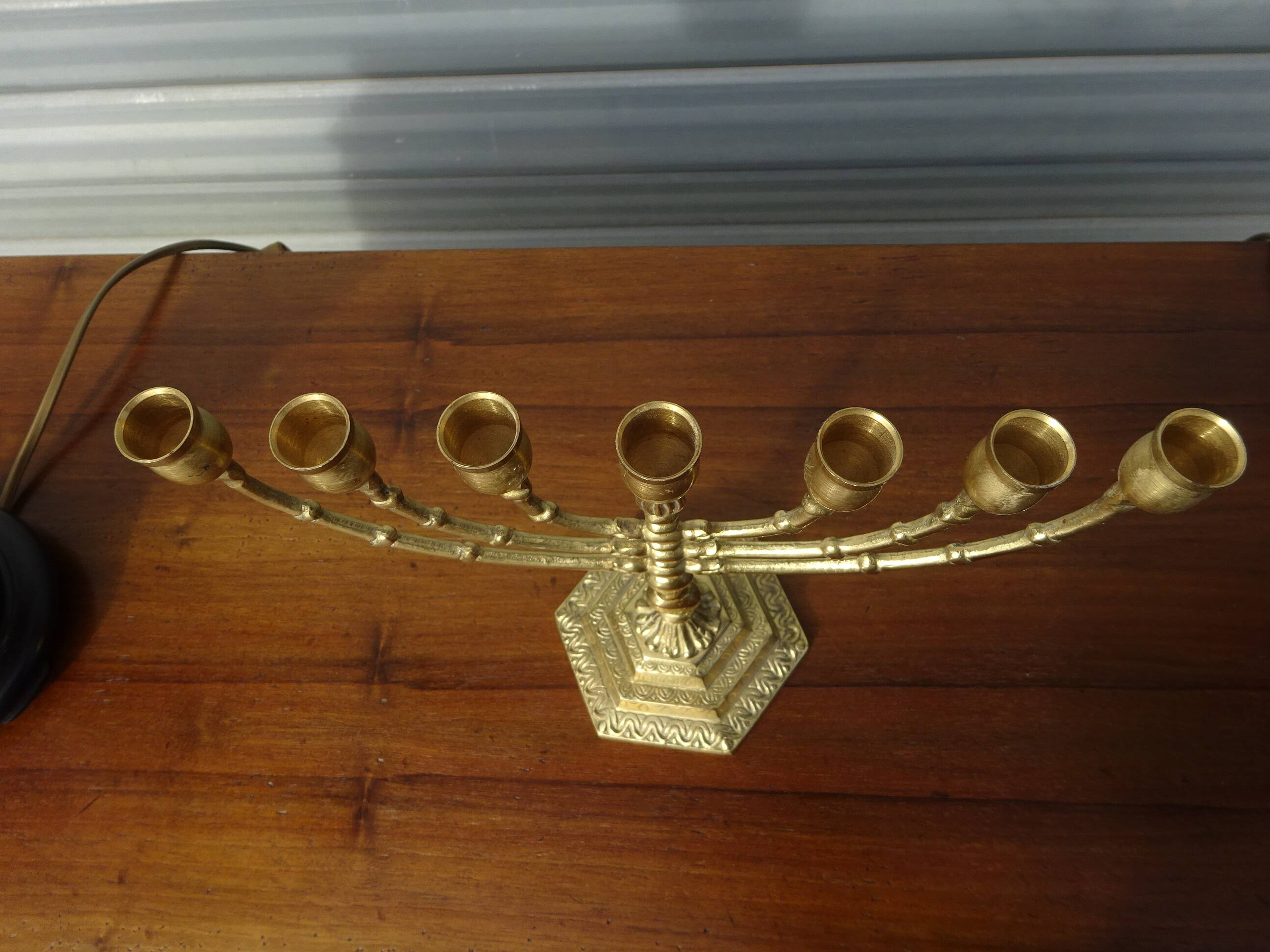 7-branch chandelier, in gilded brass, signed Wainberg.