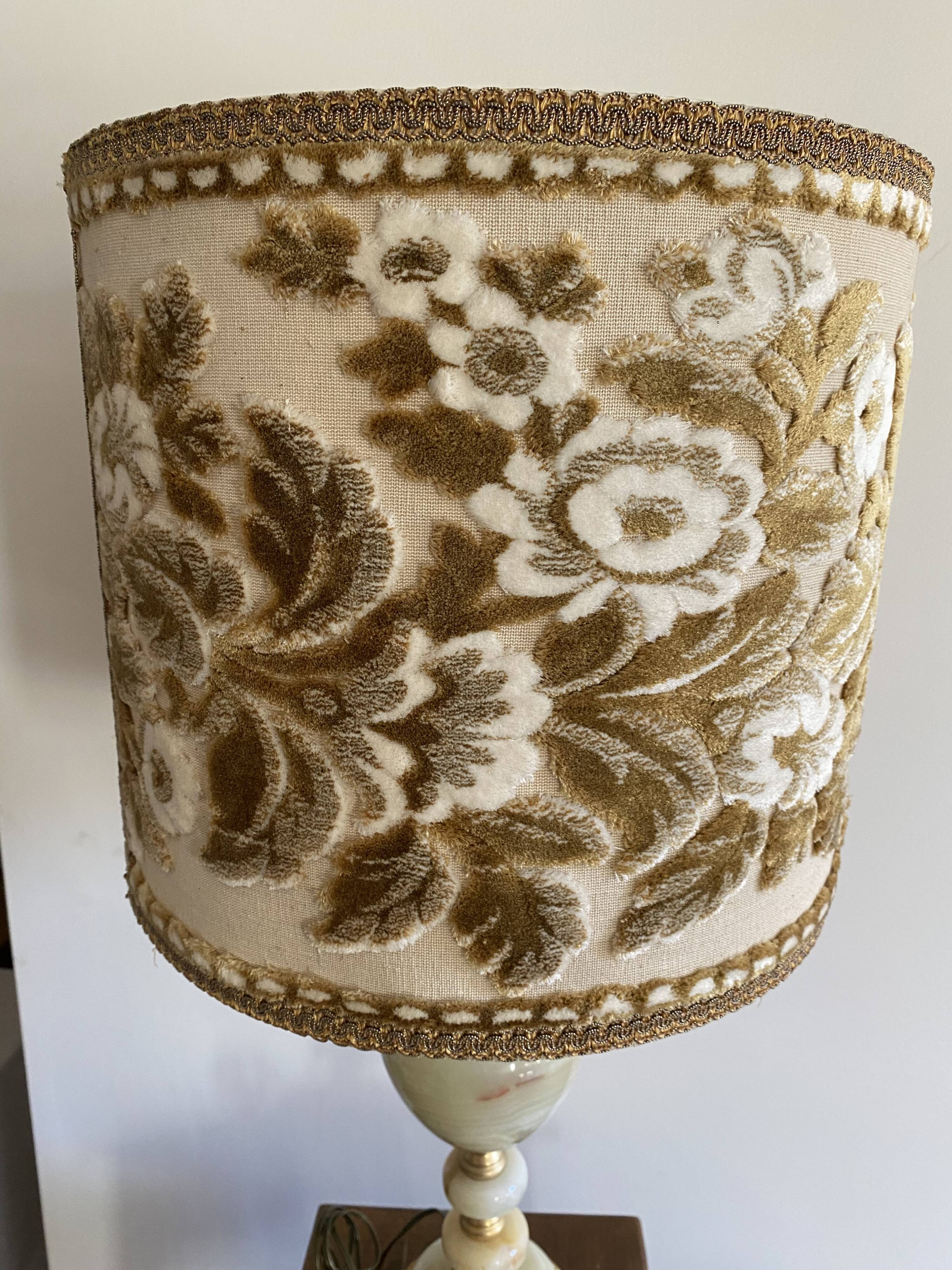 Antique table lamp in marble and tapestry