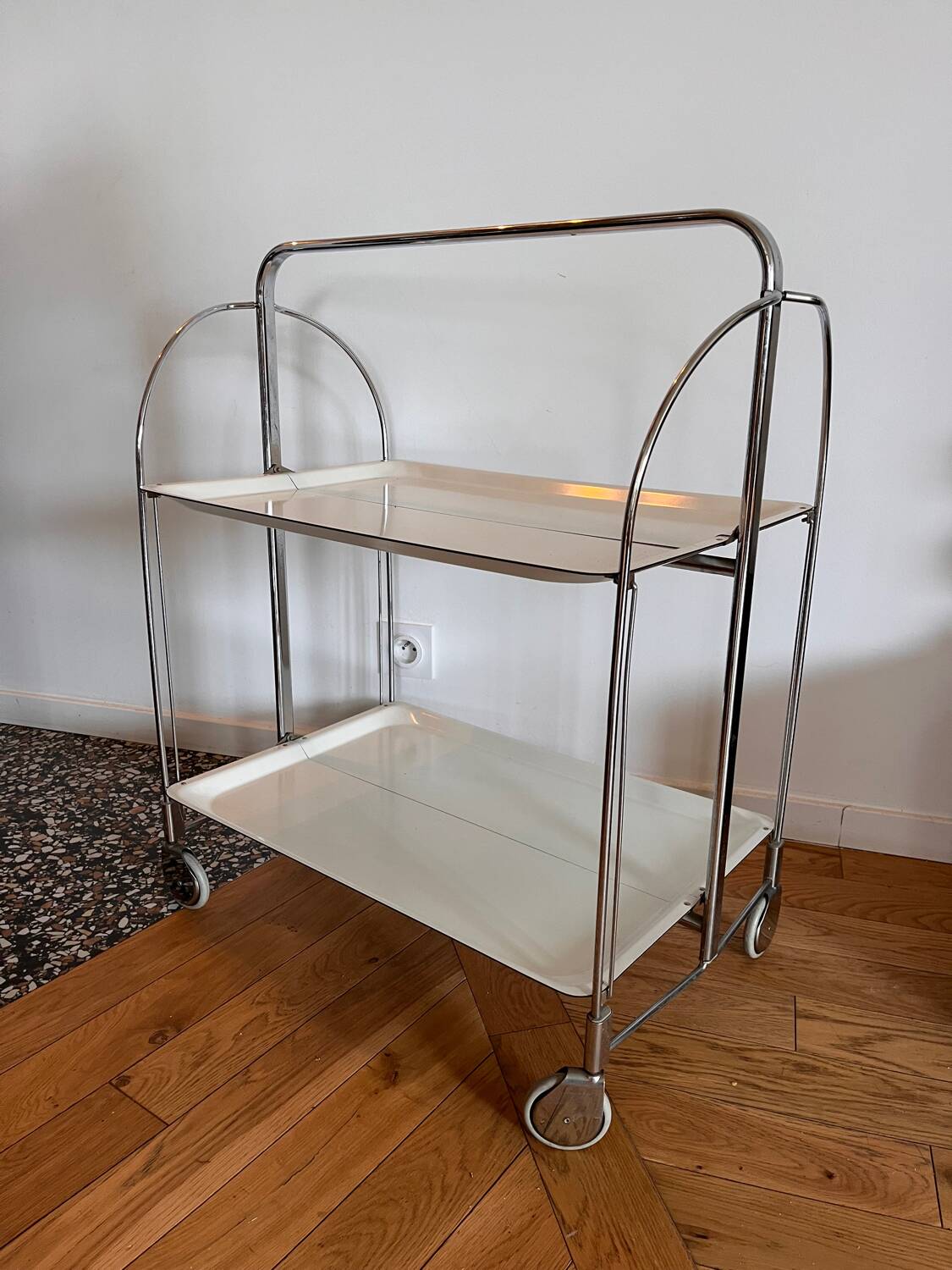 Vintage dessert table