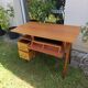 Bureau vintage années 50 pieds compas – bois clair – 100 x 50 cm