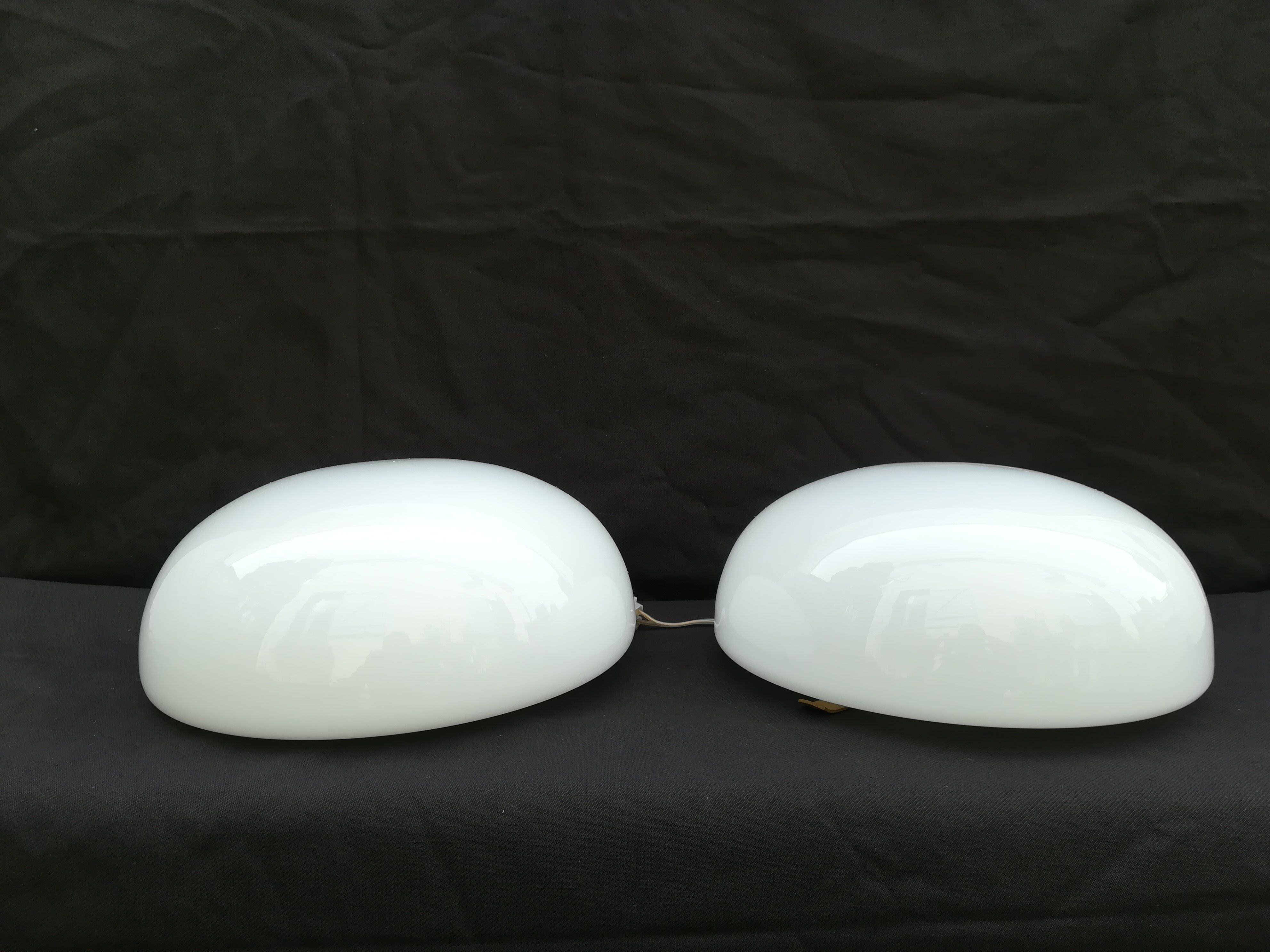 Two plafonniers in opaline of annees 60/70