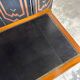 Bureau plat Louis XVI dessus cuir noir