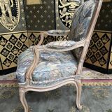 Fauteuil de style louis xv