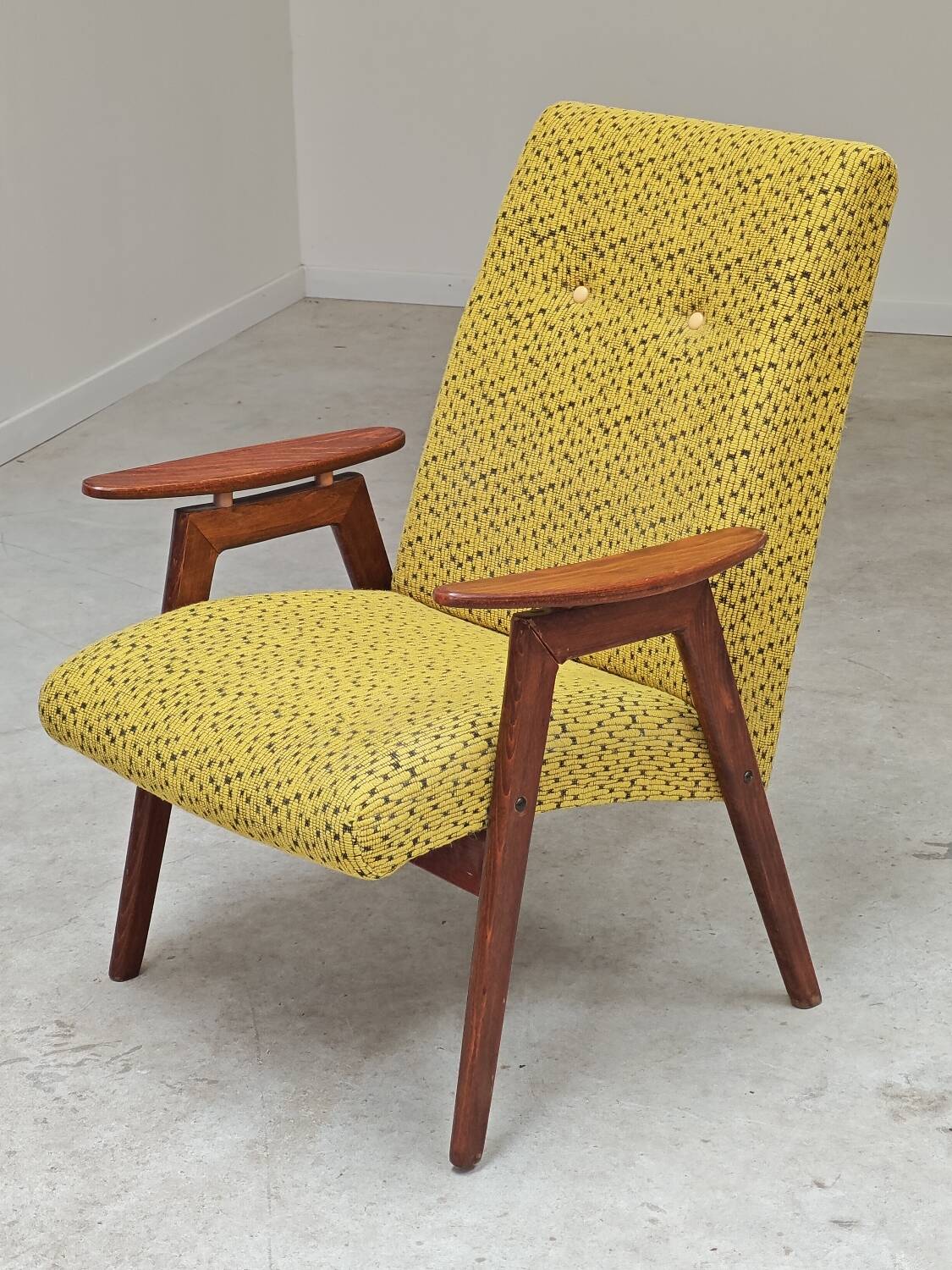 Pair of Yellow armchairs by Jaroslav Smidek for Ton (Thonet) Expo 58