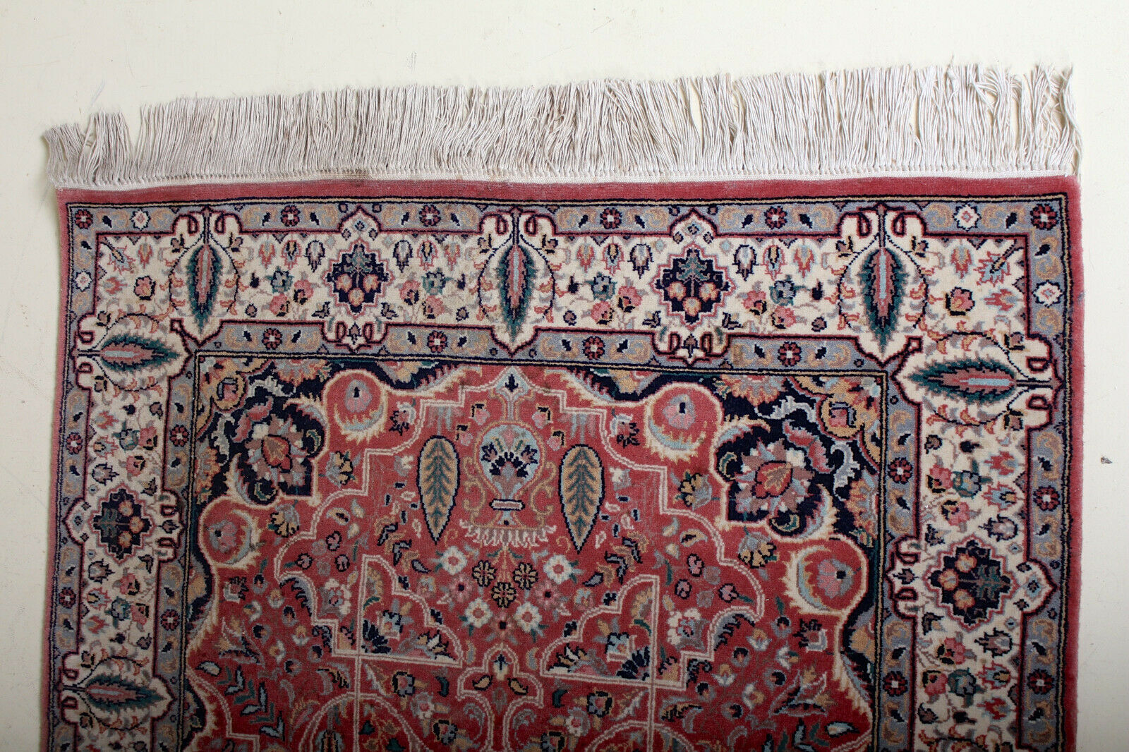 Vintage wool rug with fringe design Persian bijar 175x94cm