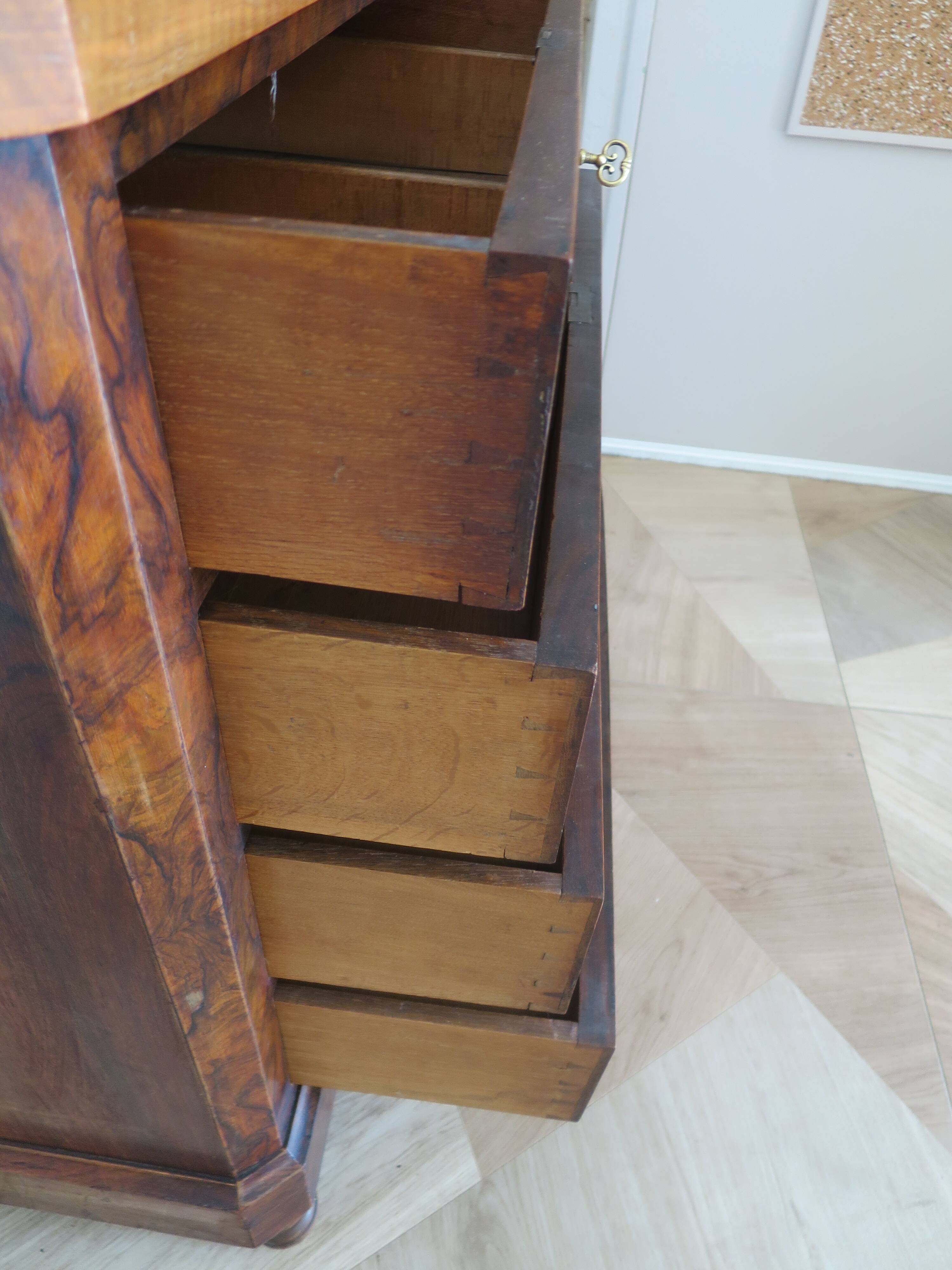 Antique oak burr chest of drawers - 4 drawers - marquetry inlay from the early 21st century
