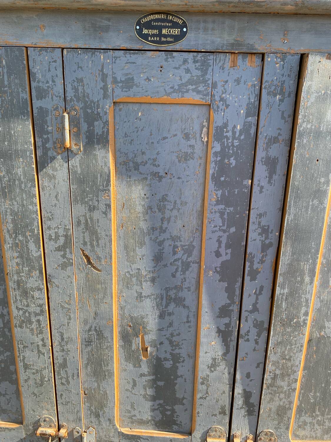 Wooden wardrobe with 3 doors