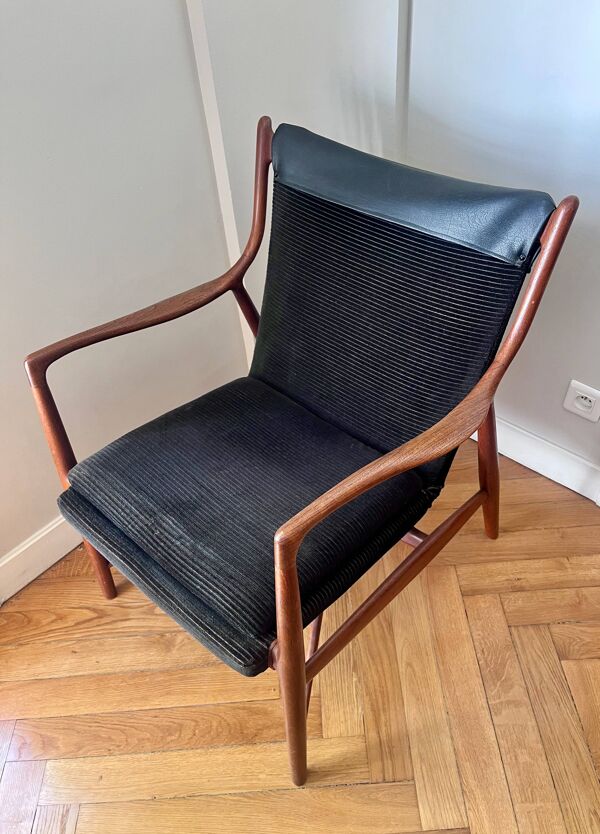 Fauteuil modèle ''FJ 45'' de Finn Juhl (1912-1989) dessiné en 1945