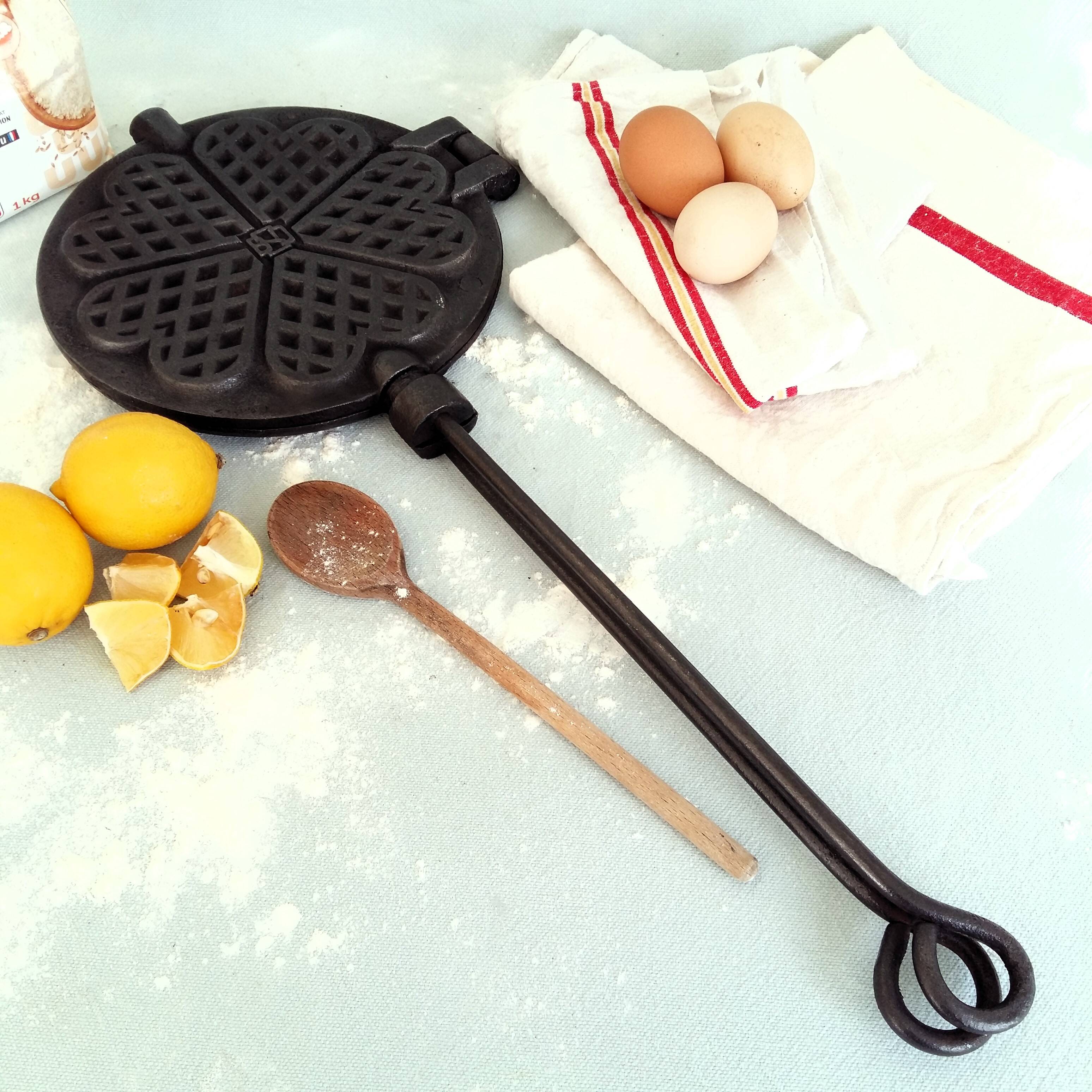 Heavy Antique Waffle Pan. Cast Iron Waffle Maker.