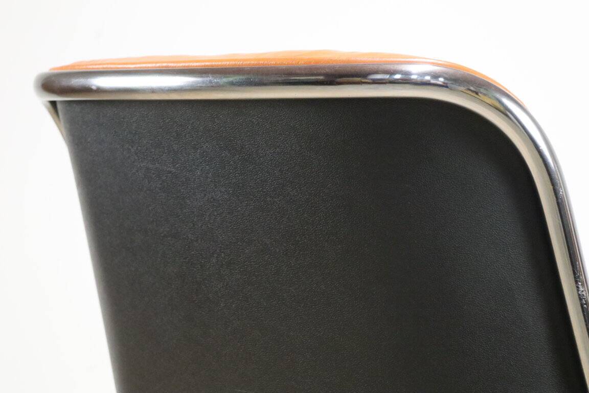 Charles Pollock leather office chair, Knoll edition, 1970