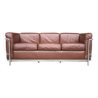 Early production LC2 leather 3-seater sofa by Le Corbusier Cassina 1970s