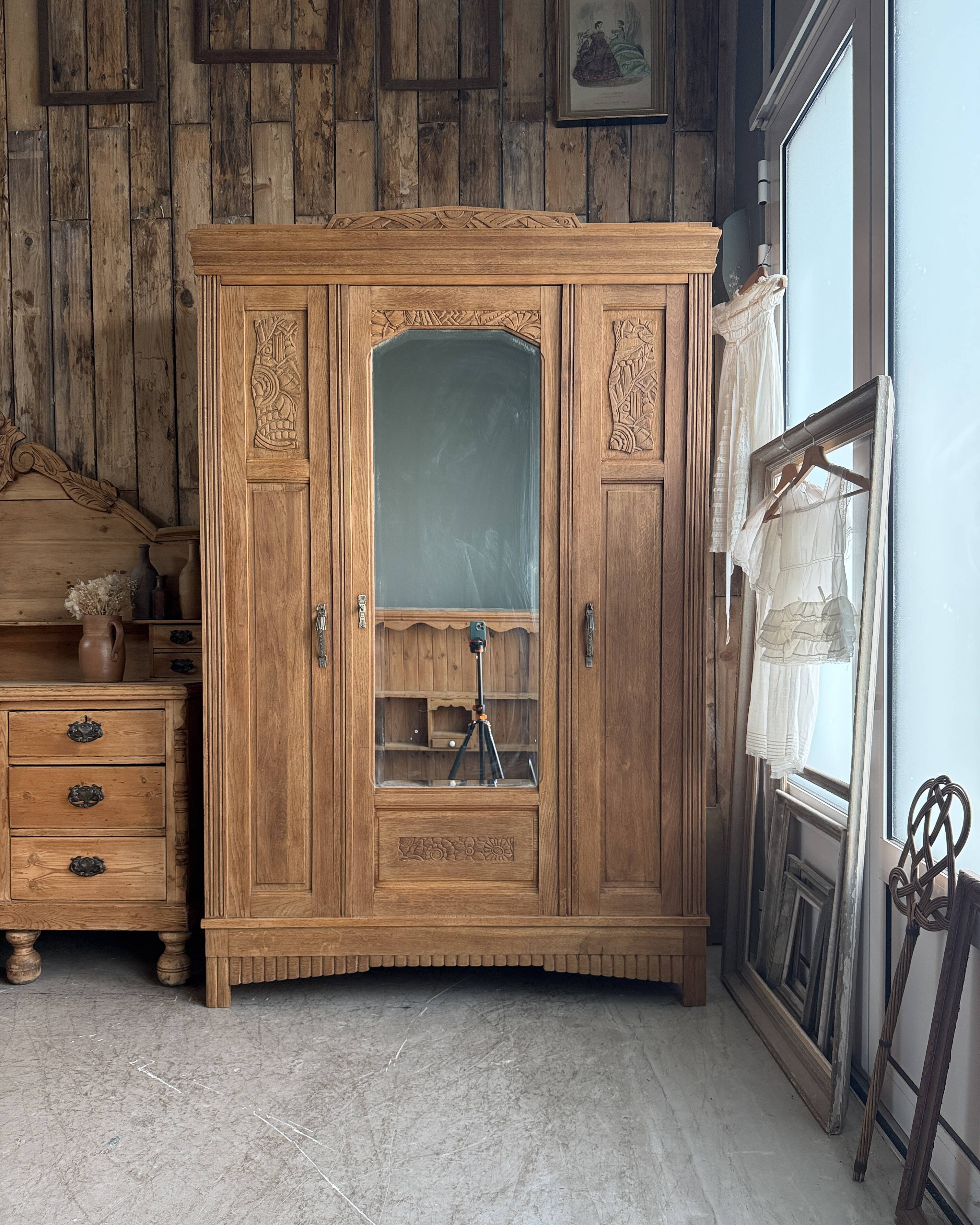 Large Art Deco oak wardrobe (renovated)