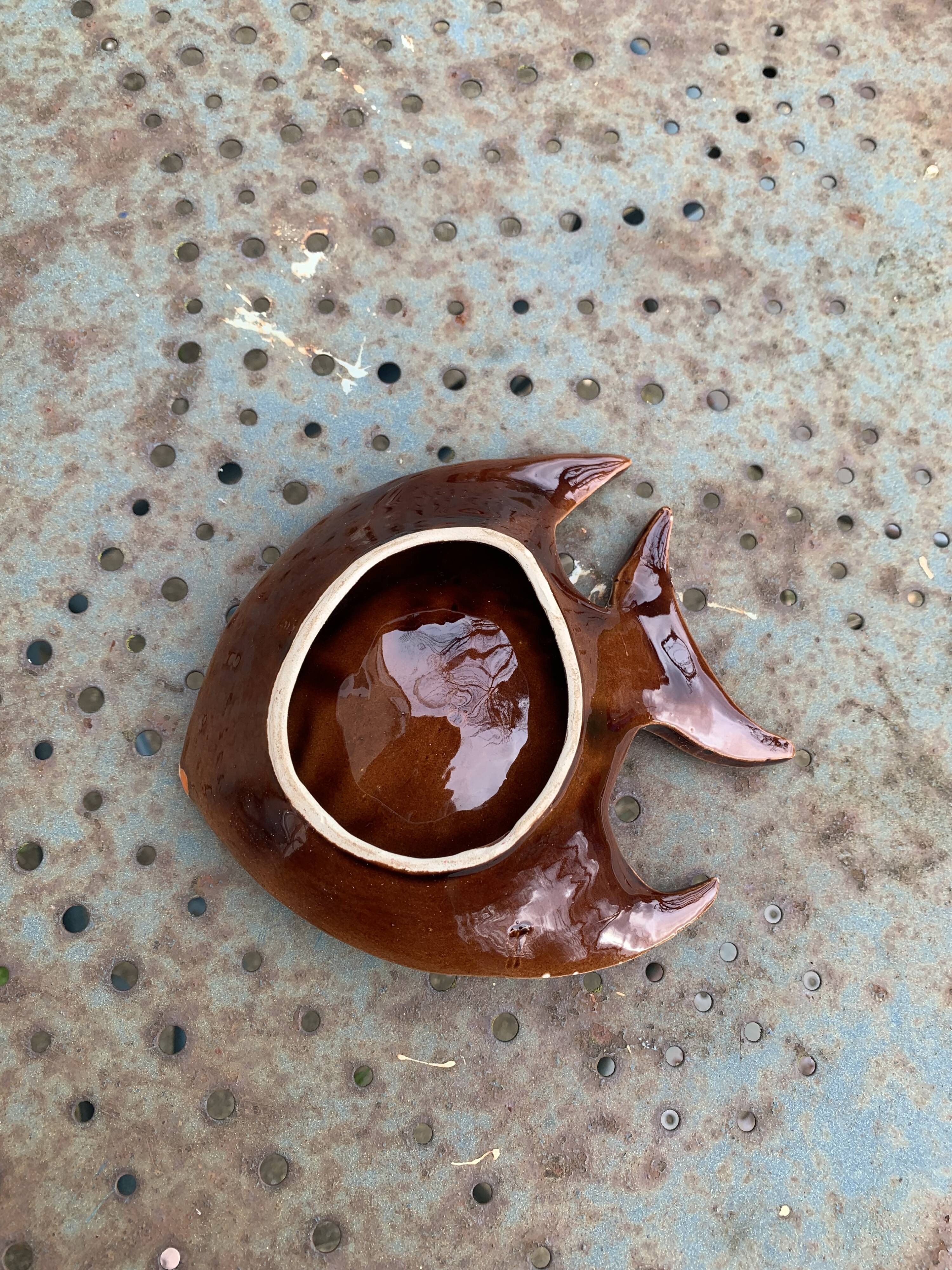 Lot composed of small barbotine dishes in enamelled ceramic, leaf and fish, Vallauris style