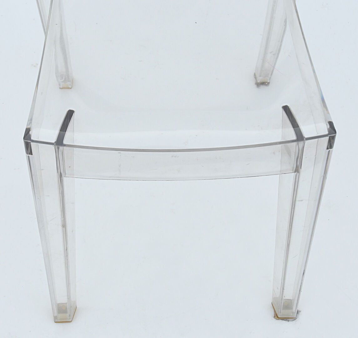 Chaise en plexiglass Philippe starck, editions Kartell, modèle Victoria Ghost