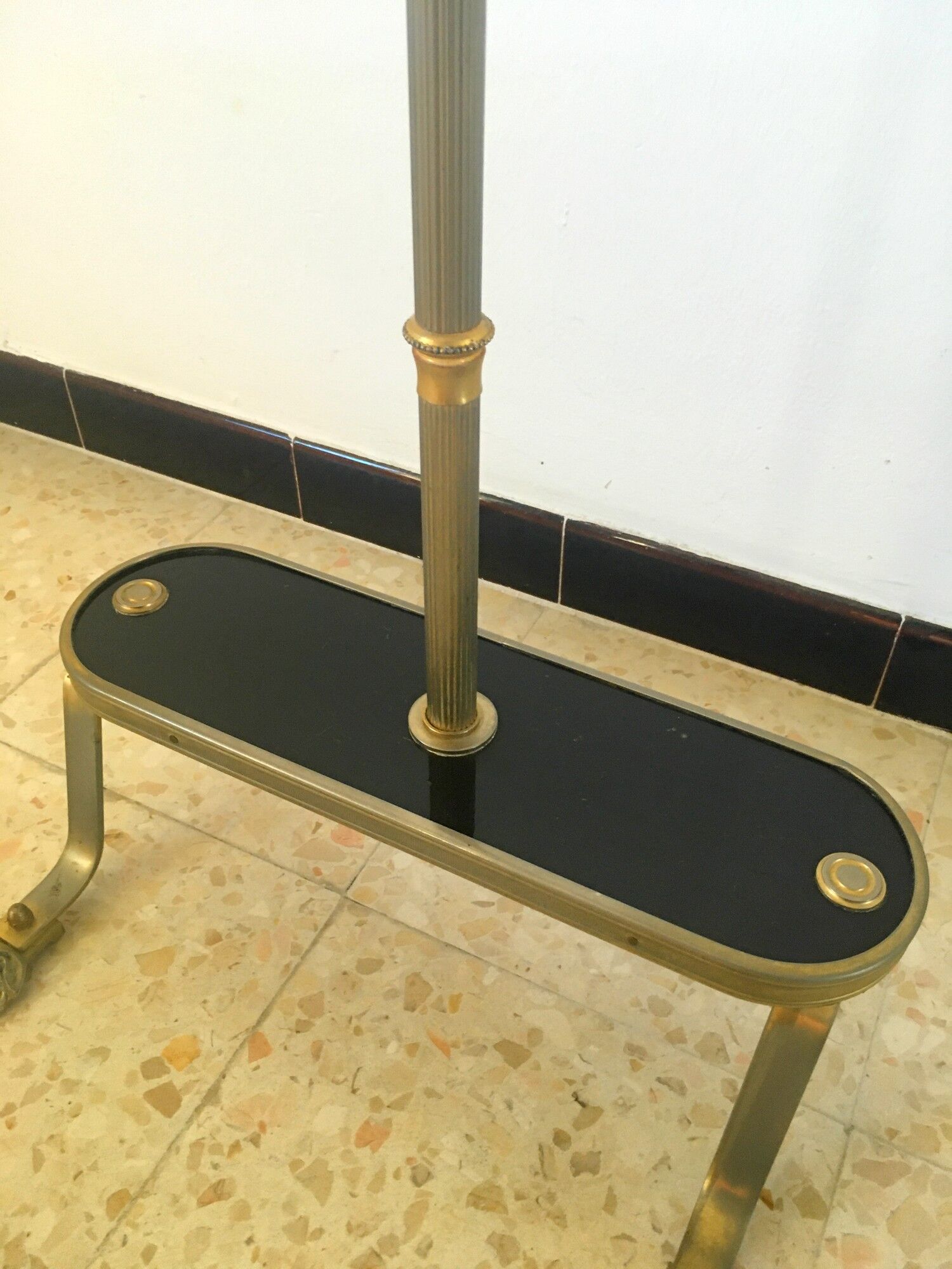 Vintage 70s room valet