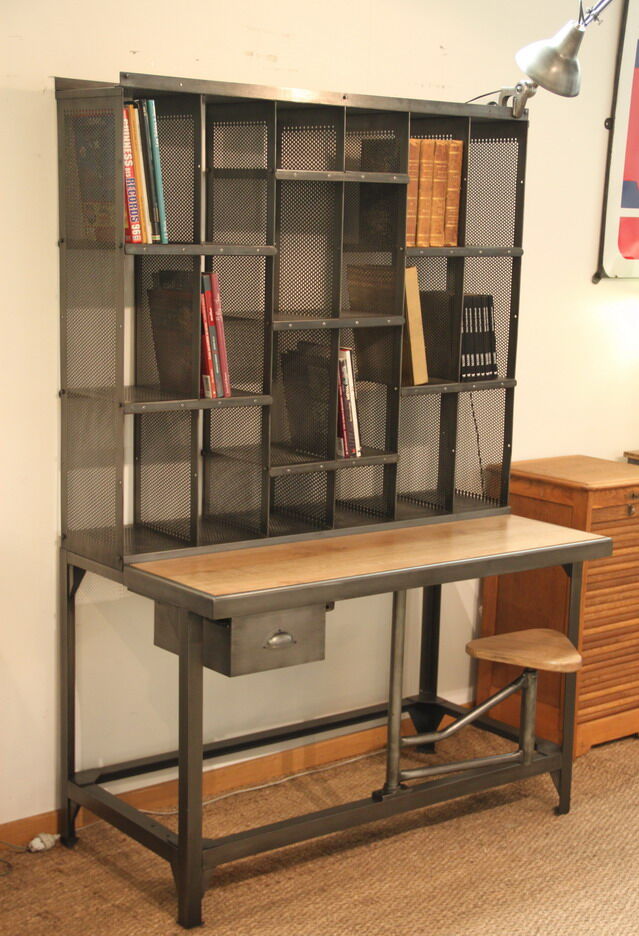 Office sorting postal postman