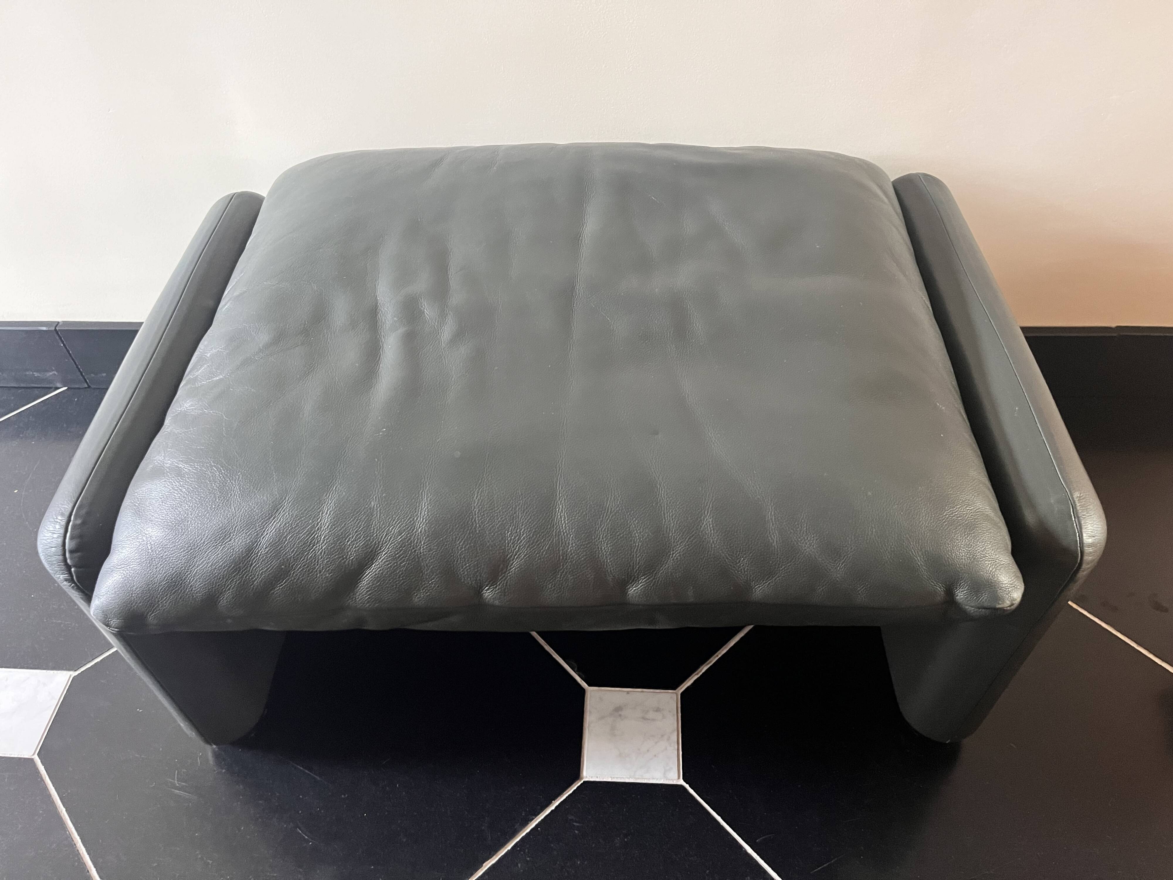 Vico magistretti, Maralunga for Cassina, in Leather with Footrest