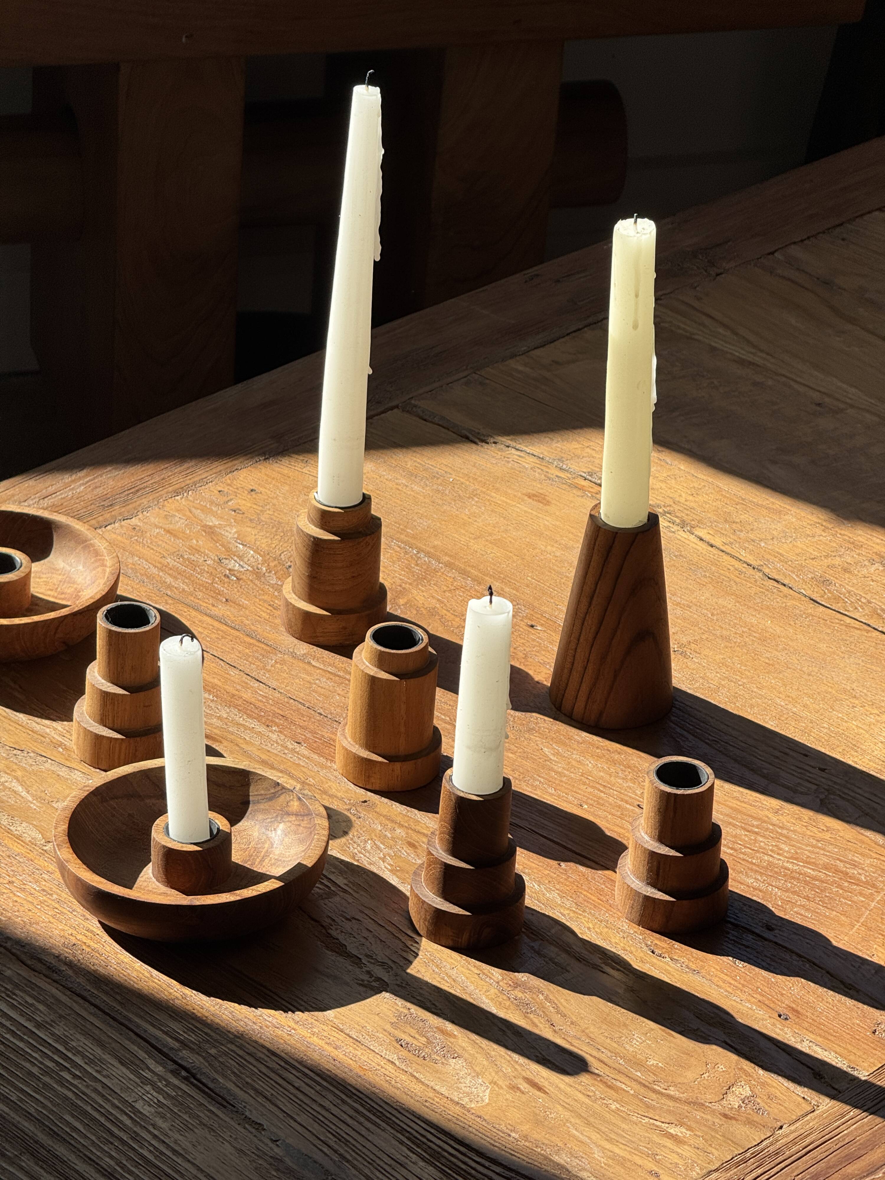 Conical circular candle holder in solid teak H10 D6