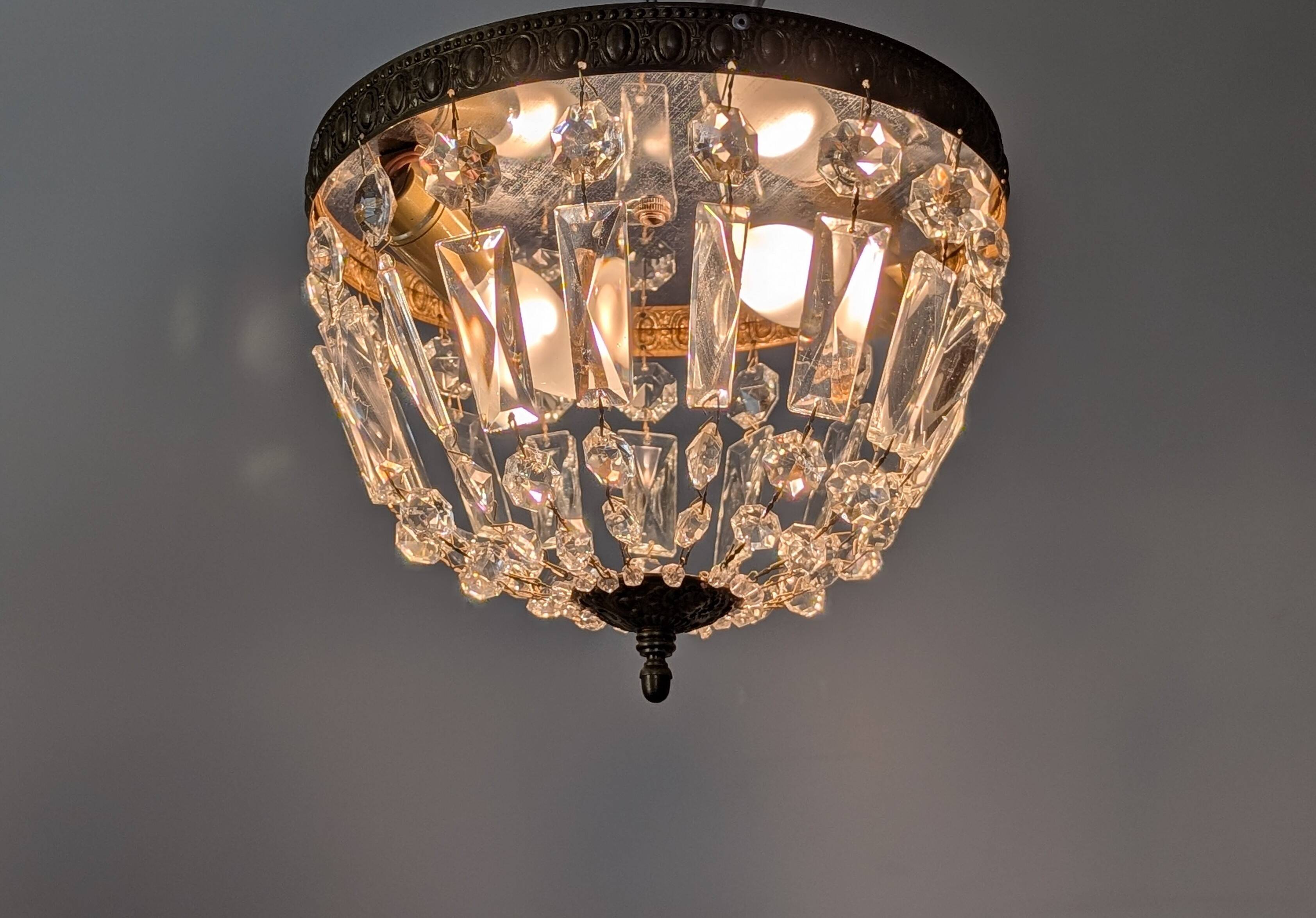 Ceiling light with tassels