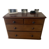 Low English style chest of drawers in very good condition