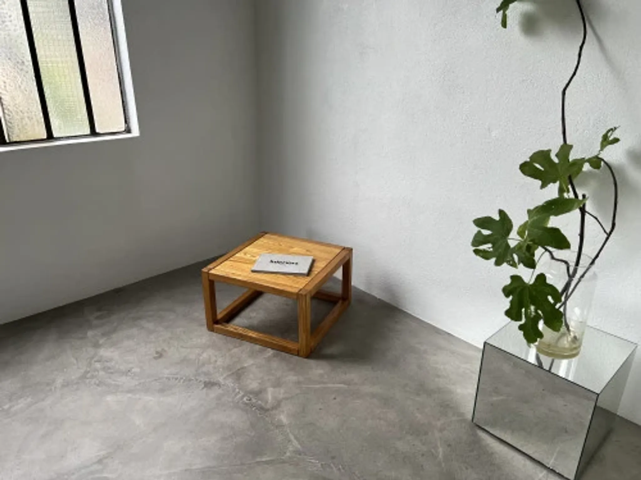 Table basse carrée de la Maison Regain