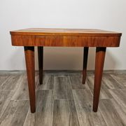 Table à manger par Jindrich Halabala