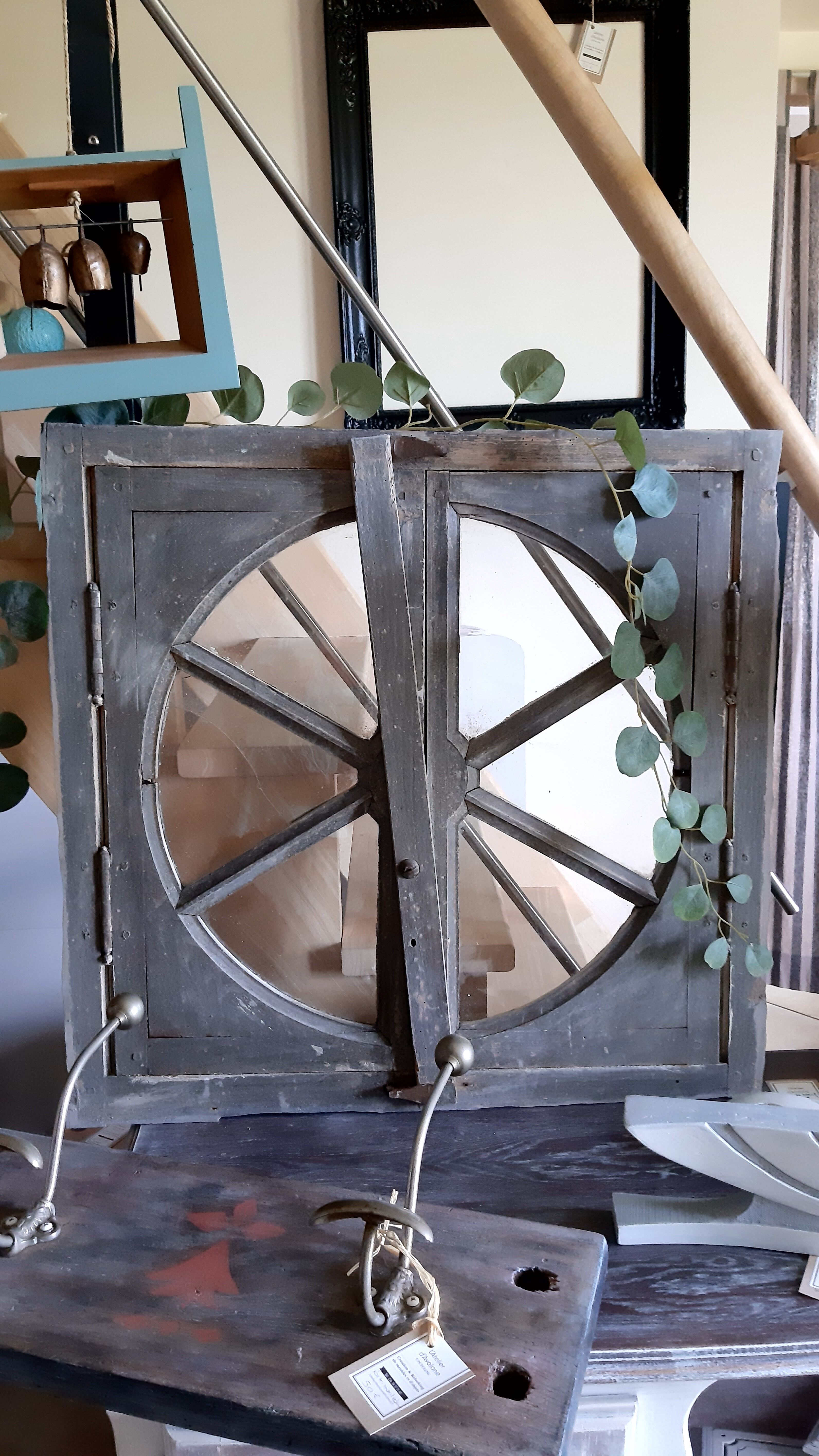 Vintage round ox eye window