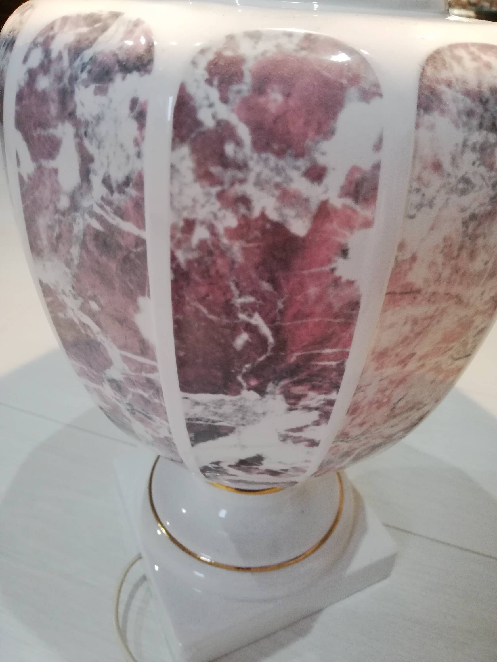 Table lamp in Italian ceramic from the mid-20th century.