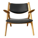 CH28 armchair, designed by Hans J. Wegner, manufactured by Carl Hansen & Son