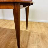 Extendable wooden table