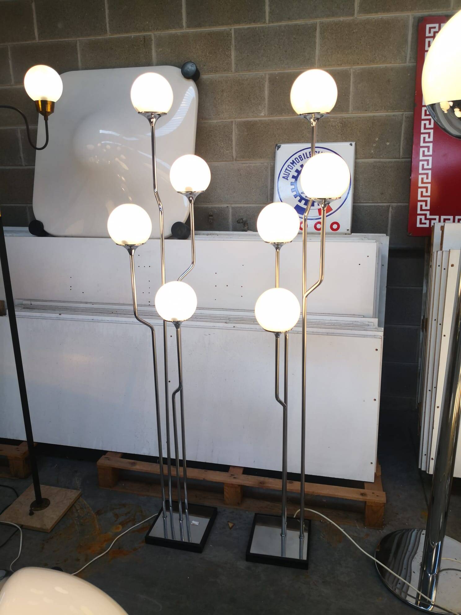 Lot de deux lampadaires italiens en chrome Goffredo Reggiani des années 1960