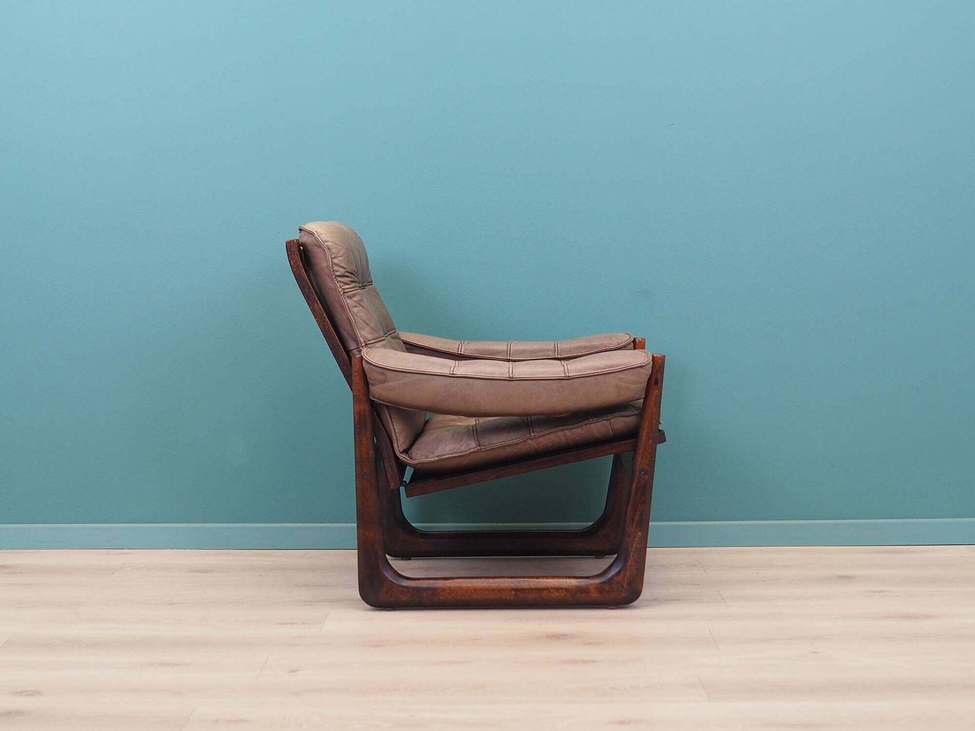 Fauteuil en cuir, design danois, années 1960, fabriqué par Genega Møbler