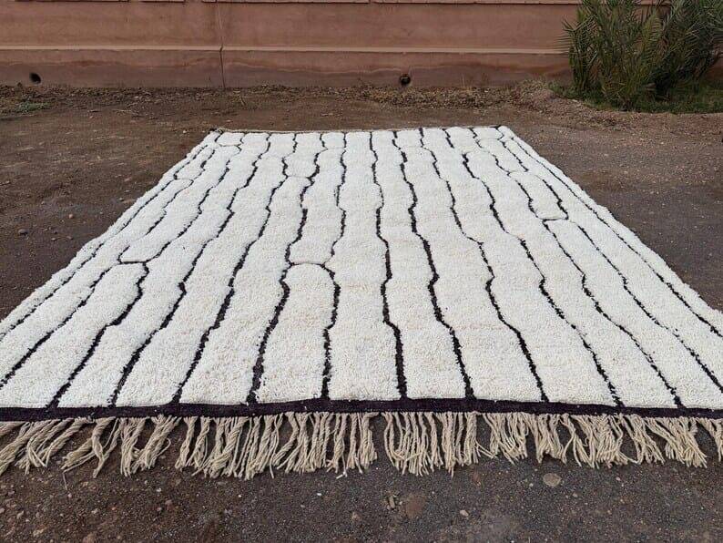Handmade traditional Berber rug size 2/3 m