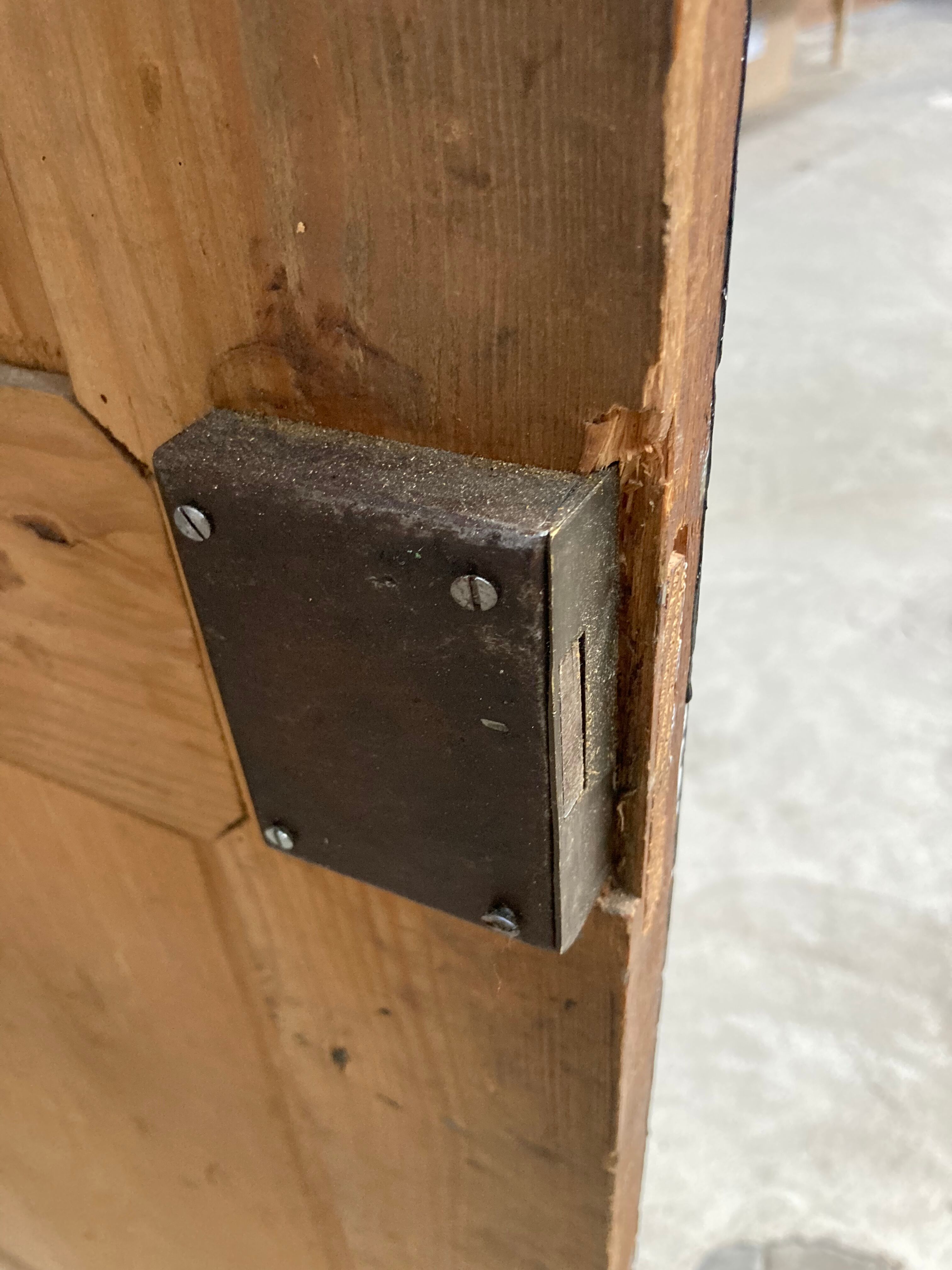 Patinated fir bonnetière