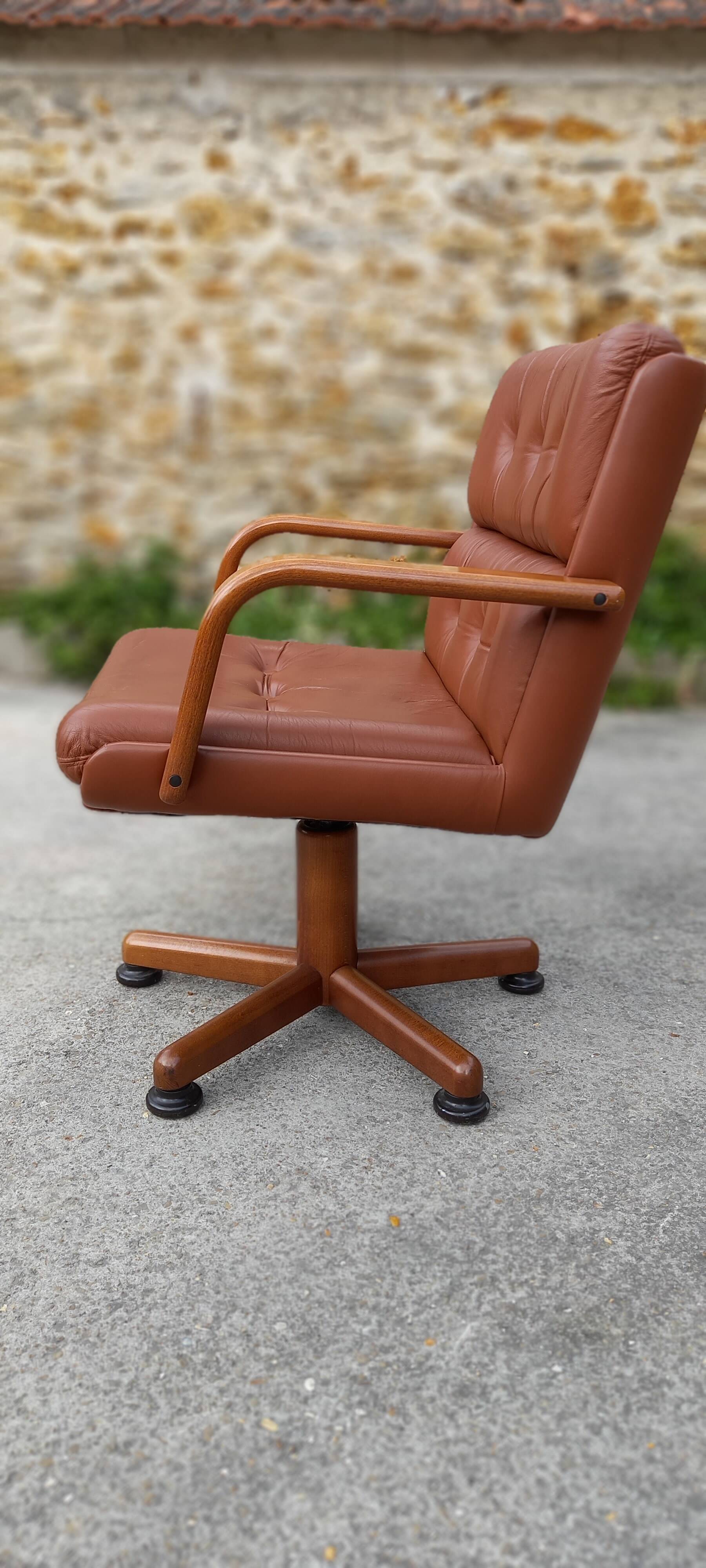 Co fe mo vintage office chair