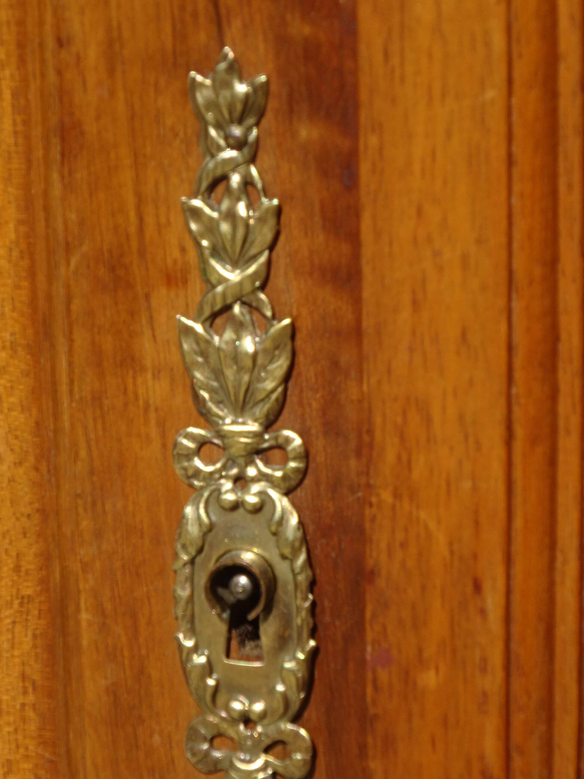 Art Deco buffet in walnut and marble