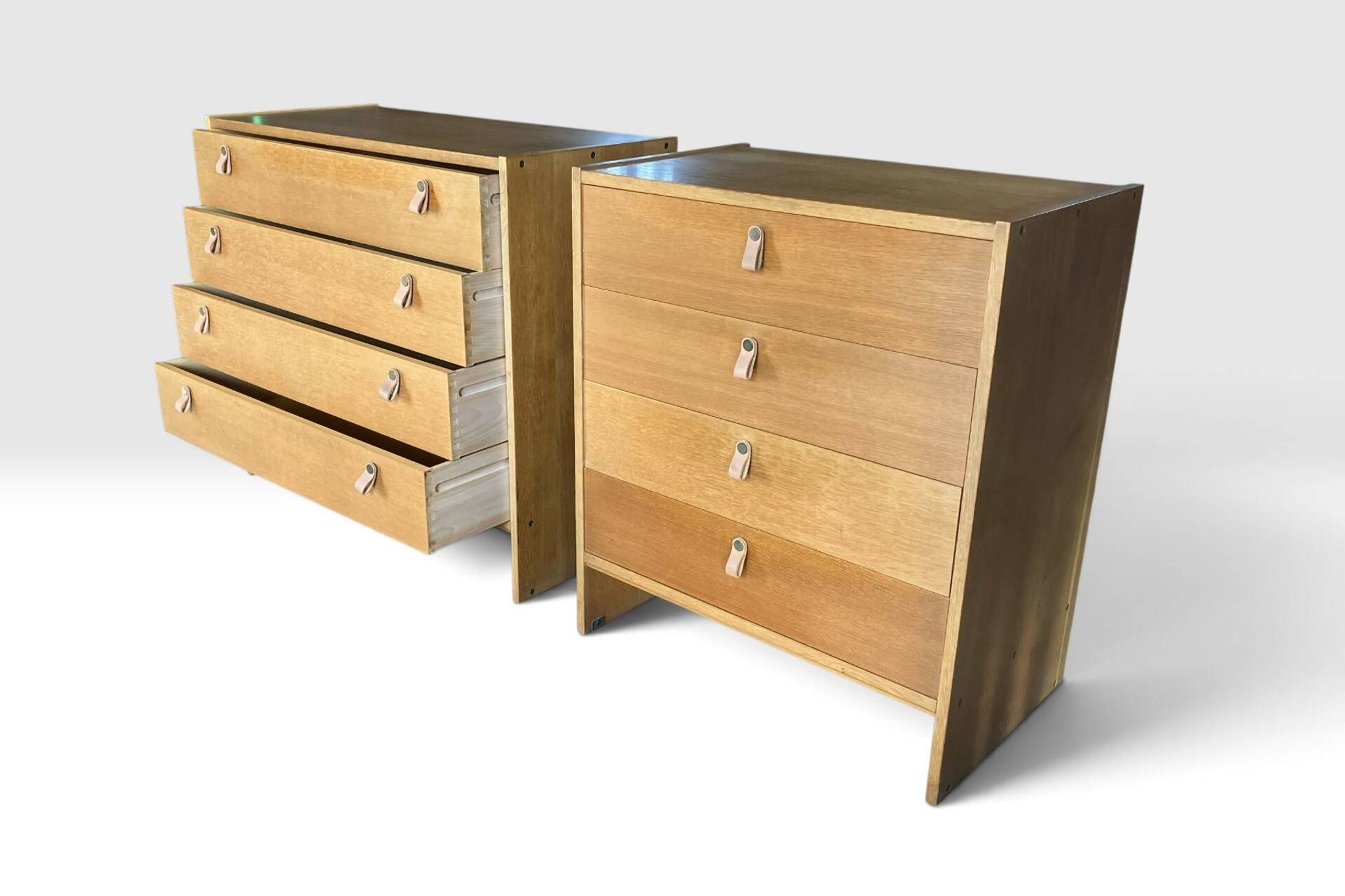 2 commodes Søborg en chêne scandinave