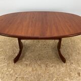 Mid century dining oval table by V.b.  Wilkins for Gplan