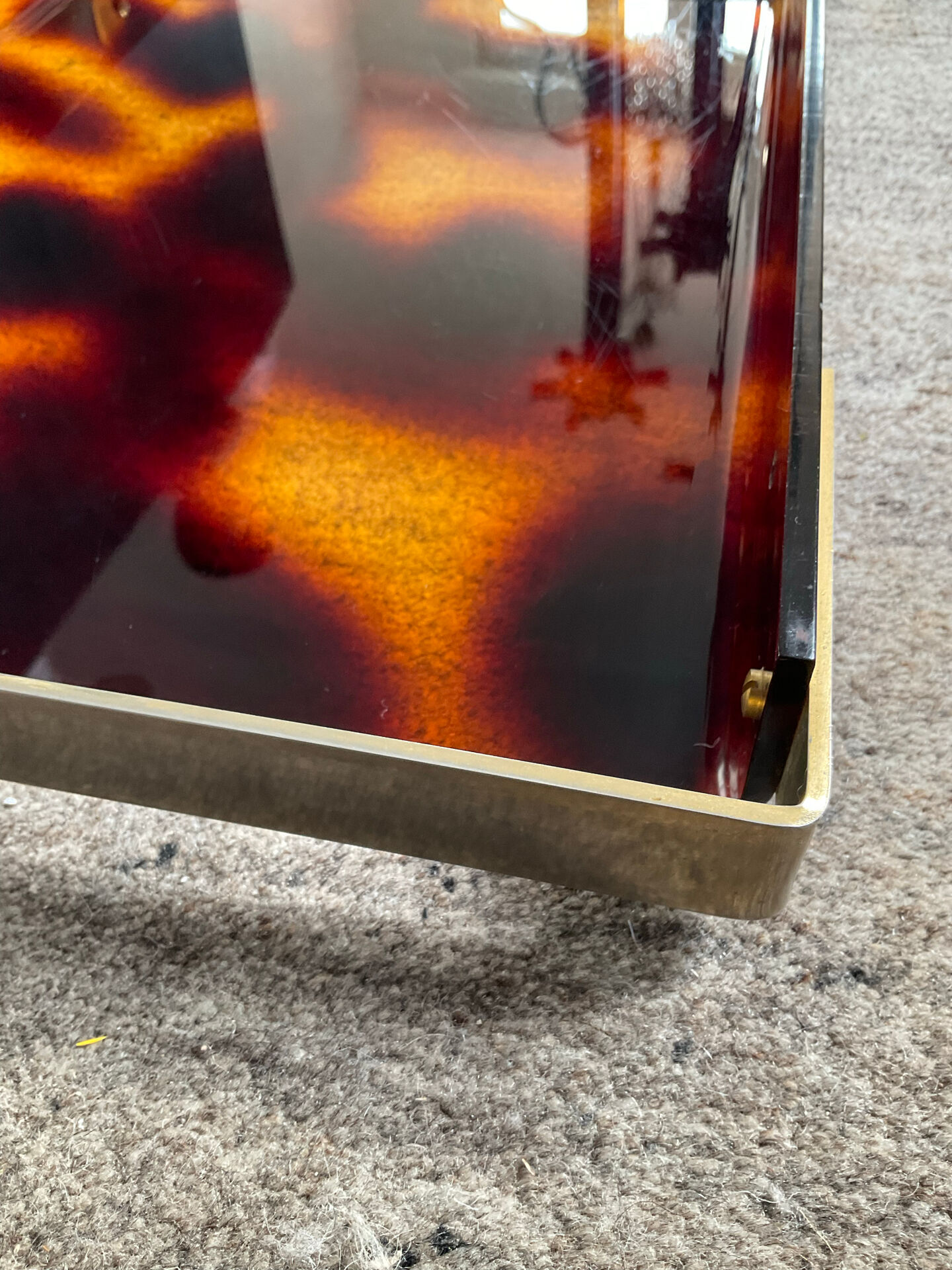Vintage plateau in tortoiseshell lucite, Maison Mercier style.