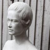 Important white marble bust, signed Léoni, 19th century