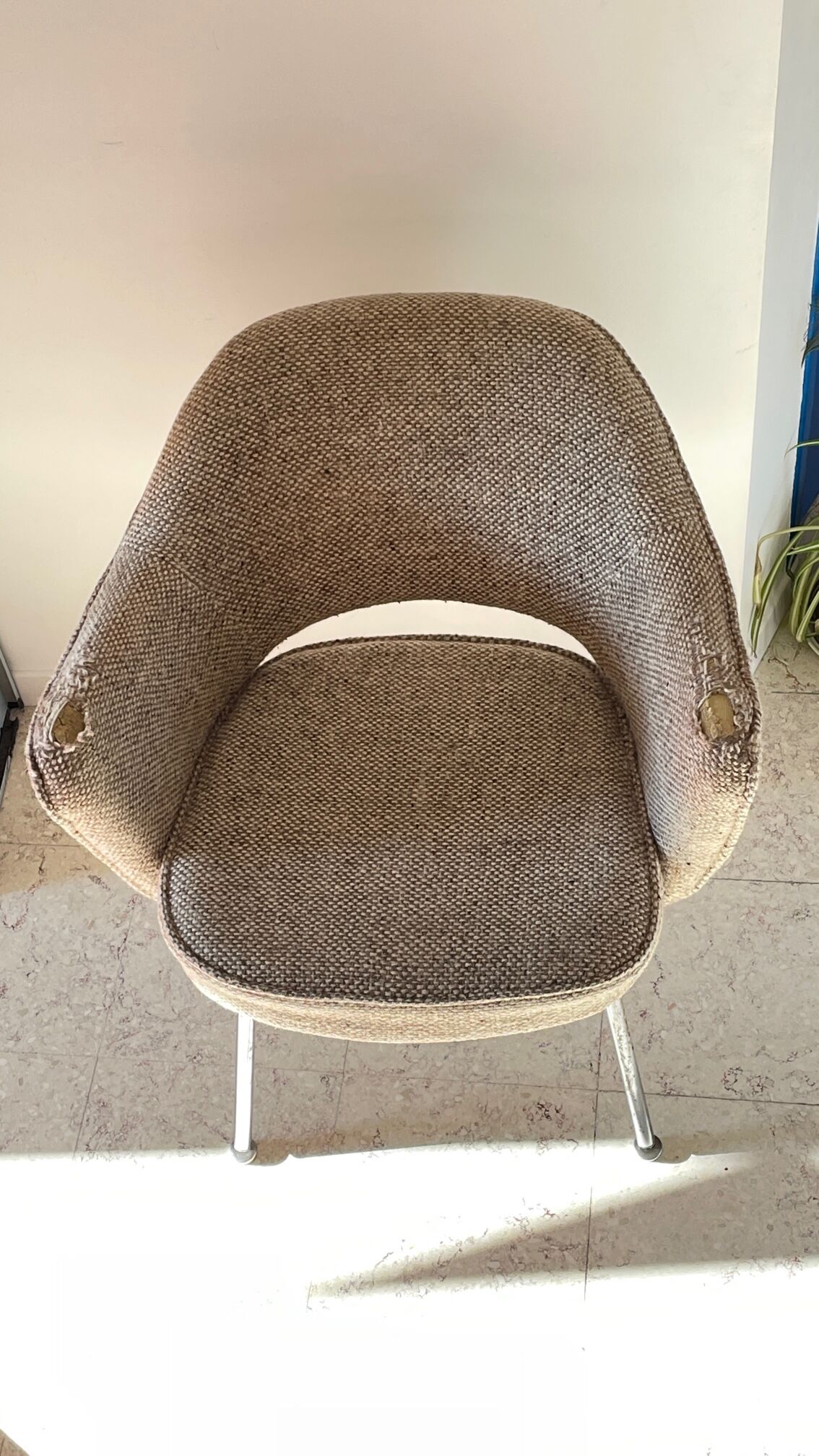Armchair conference by Eero Saarienen for knoll 70s