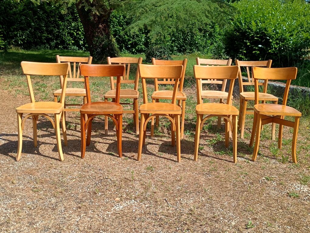Ensemble de 10 chaises bistrot dépareillées années 1950-70 vintage