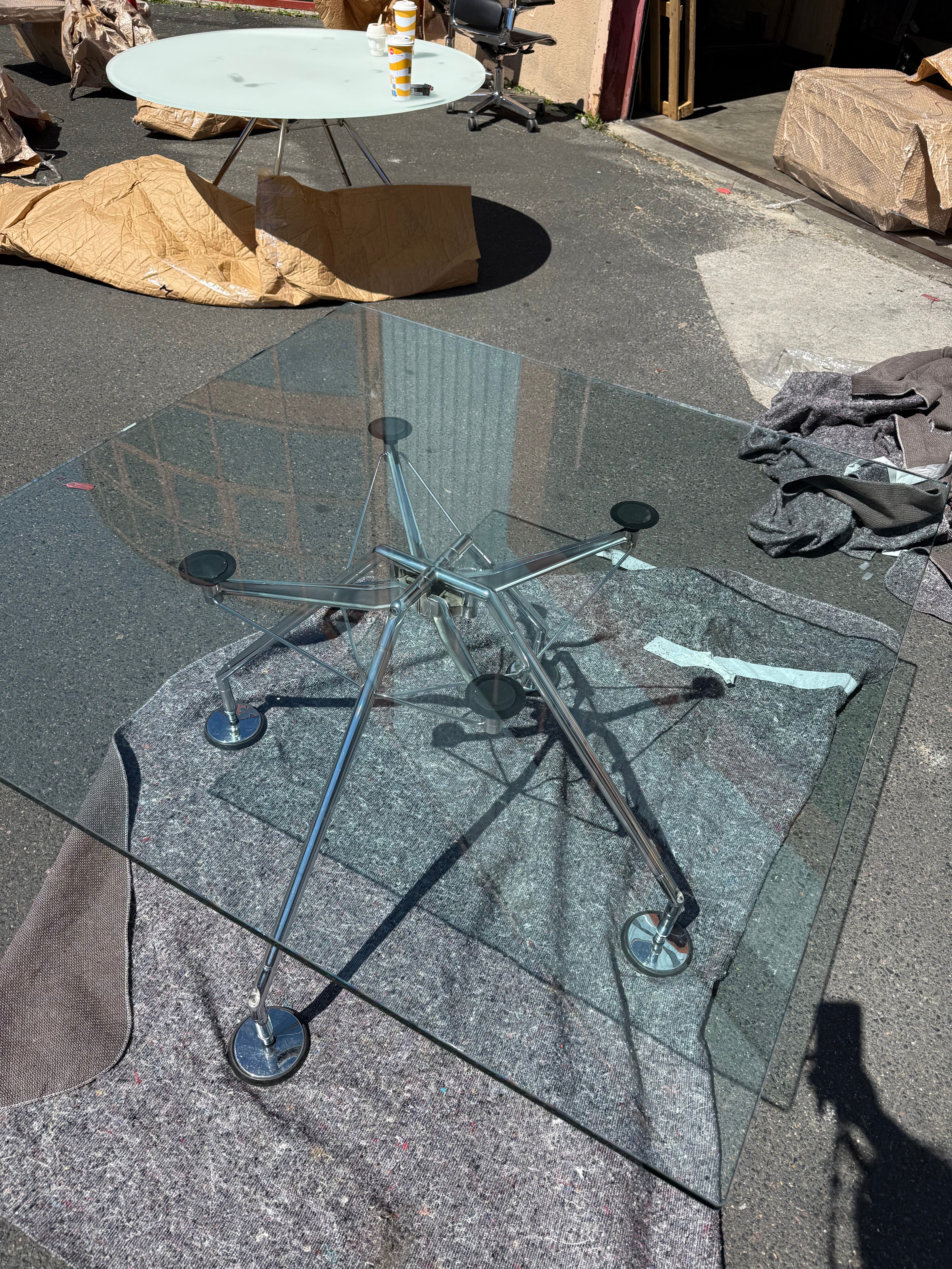 Table Nomos Norman Foster 120cm