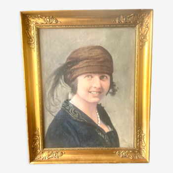 Portrait d’une dame huile sur toile Avec cadre en bois doré signé 1928