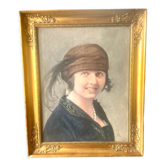 Portrait d’une dame huile sur toile Avec cadre en bois doré signé 1928